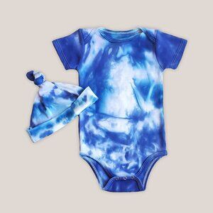 Blue Ice Organic Cotton Tie Dye Baby Set in Blue Bodysuit and Hat Top Knot